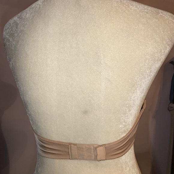 Victoria’s Secret beige strapless bra - Picture 3 of 7